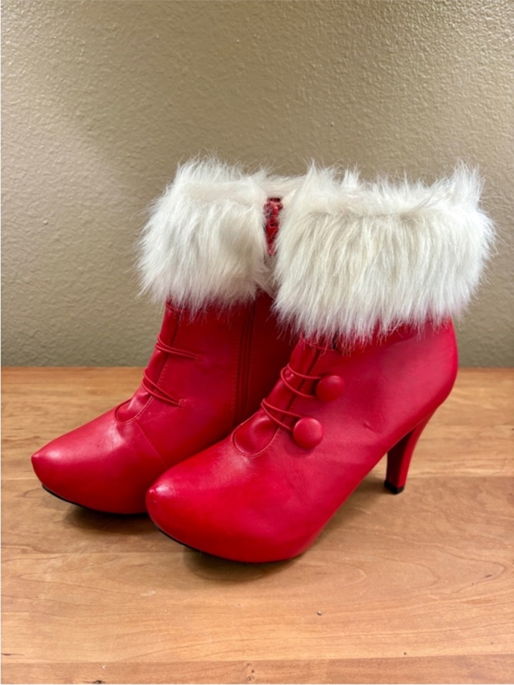 Ellie Red Faux Fur Trim High Heel Holiday Ankle Boots Size 9 Santa Costume - Picture 2 of 16